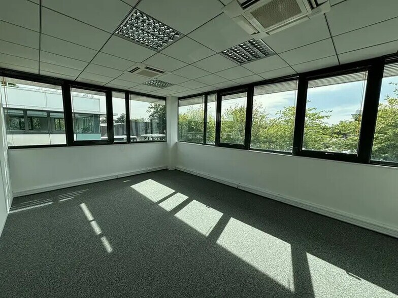 20 Avenue Pythagore, Mérignac à louer - Photo de l’immeuble – Image 2 sur 13