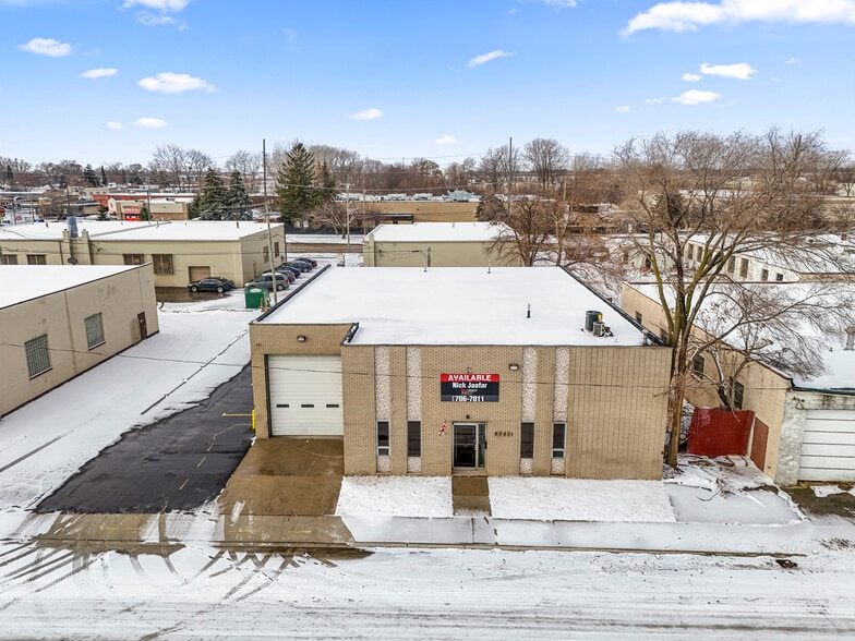 23201 Roseberry Ave, Warren, MI à vendre - Photo principale – Image 1 sur 10