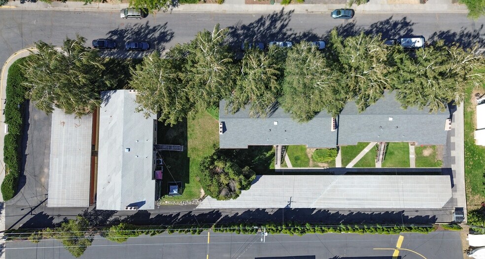 18 Unit Multi-Family Sale portefeuille de 2 biens à vendre sur LoopNet.fr - Photo de l’immeuble – Image 2 sur 12