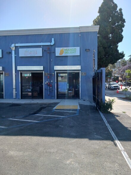 222 E 10th St, Long Beach, CA à louer - Photo de l’immeuble – Image 3 sur 13