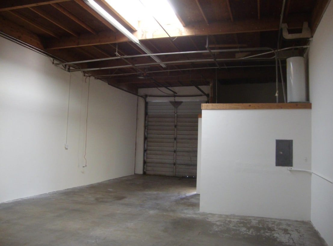 2519 W Winton Ave, Hayward, CA 94545 - Lot 2D - - Photo intérieure - Image 2 of 7