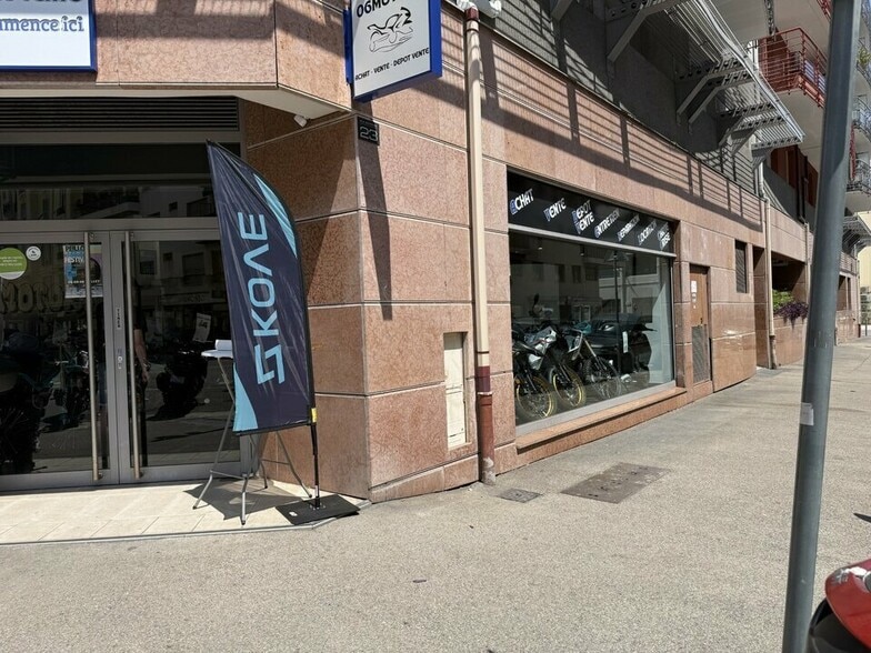 Local commercial dans Nice à louer - Photo de l’immeuble – Image 2 sur 2
