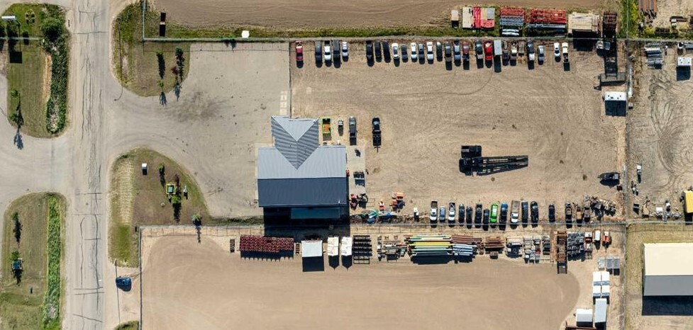 9020 150 Av, Grande Prairie, AB à louer Photo de l’immeuble– Image 1 sur 1