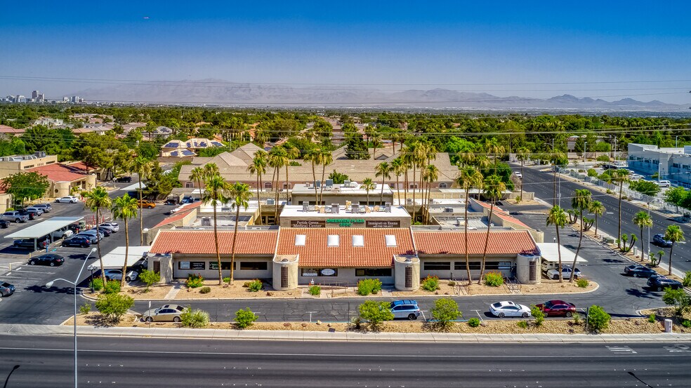 2950 E Flamingo Rd, Las Vegas, NV à vendre - Photo de l’immeuble – Image 2 sur 35