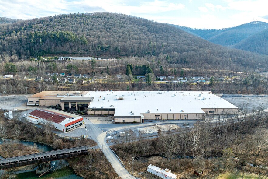 1 Airport Rd, Emporium, PA à vendre - Photo principale – Image 1 sur 6