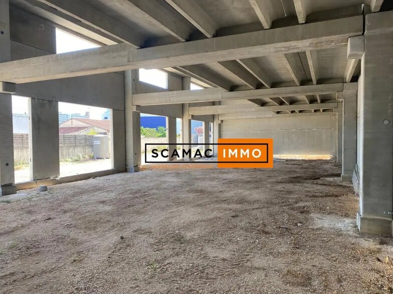 Industriel/Logistique dans La Seyne-sur-Mer à louer - Photo de l’immeuble – Image 3 sur 5