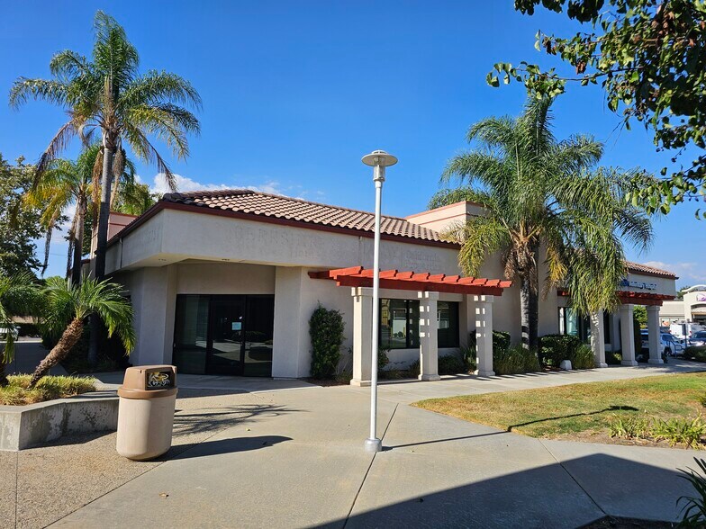 31685 Redhawk Parkway, Temecula, CA à vendre - Photo de l’immeuble – Image 2 sur 8