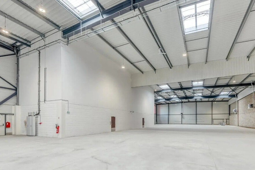 Bureau dans Le Thillay à louer - Photo intérieure – Image 3 sur 5