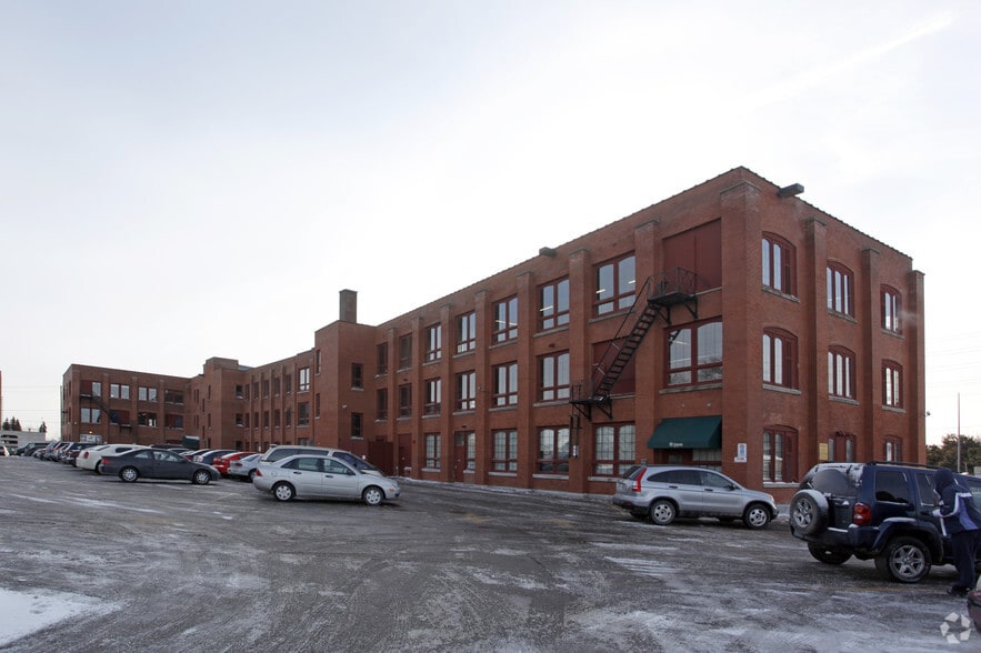 57 Mill St, Brampton, ON à louer - Photo de l’immeuble – Image 3 sur 3