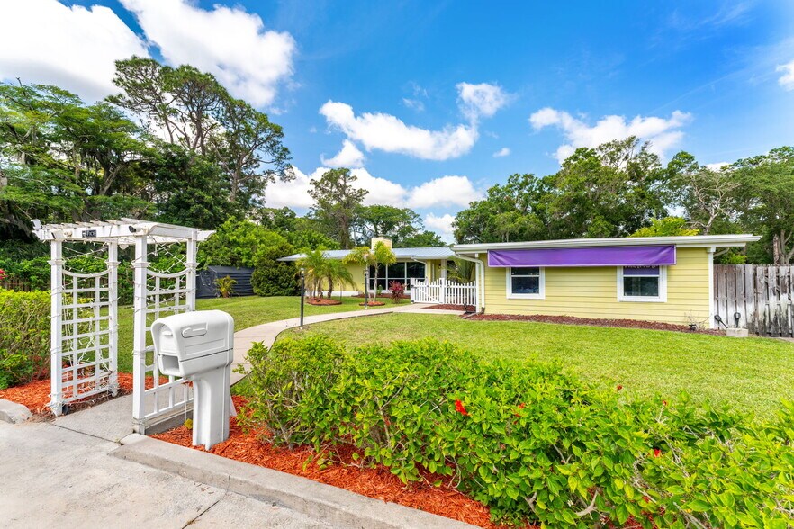996 S Wickham Rd, West Melbourne, FL à vendre - Photo de l’immeuble – Image 3 sur 55
