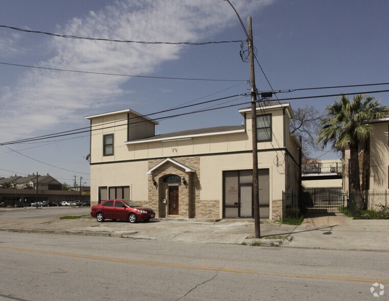 2110 Chenevert St, Houston, TX à louer - Photo de l’immeuble – Image 2 sur 33