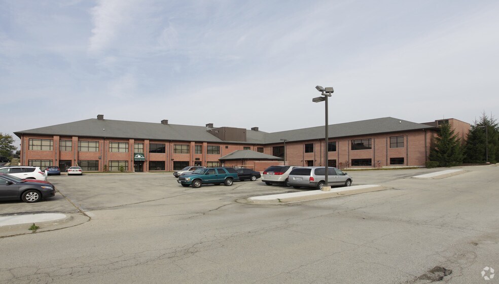 735 N Perryville Rd, Rockford, IL à louer - Photo de l’immeuble – Image 3 sur 3