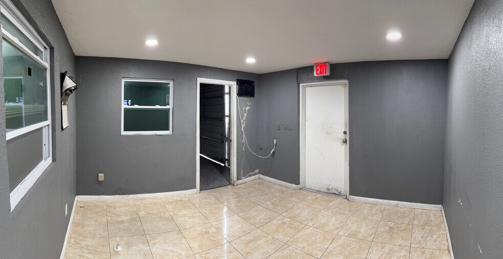 3901 NE 5th Ter, Oakland Park, FL à louer - Photo de l’immeuble – Image 3 sur 11