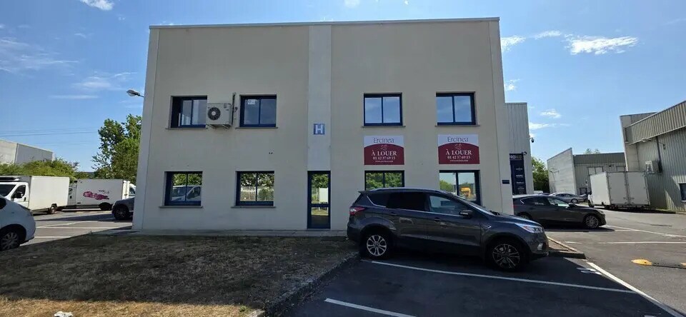 10 Rue De La Closerie, Lisses à louer Photo de l’immeuble– Image 1 sur 8