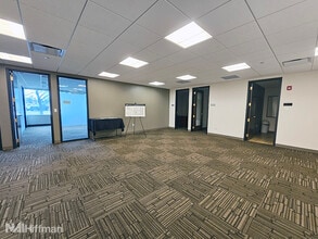 601 Oakmont Ln, Westmont, IL à louer Photo intérieure– Image 1 sur 9