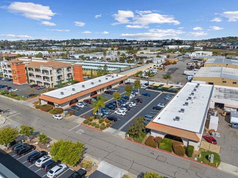 930 Boardwalk, San Marcos, CA à louer - Photo de l’immeuble – Image 1 sur 4