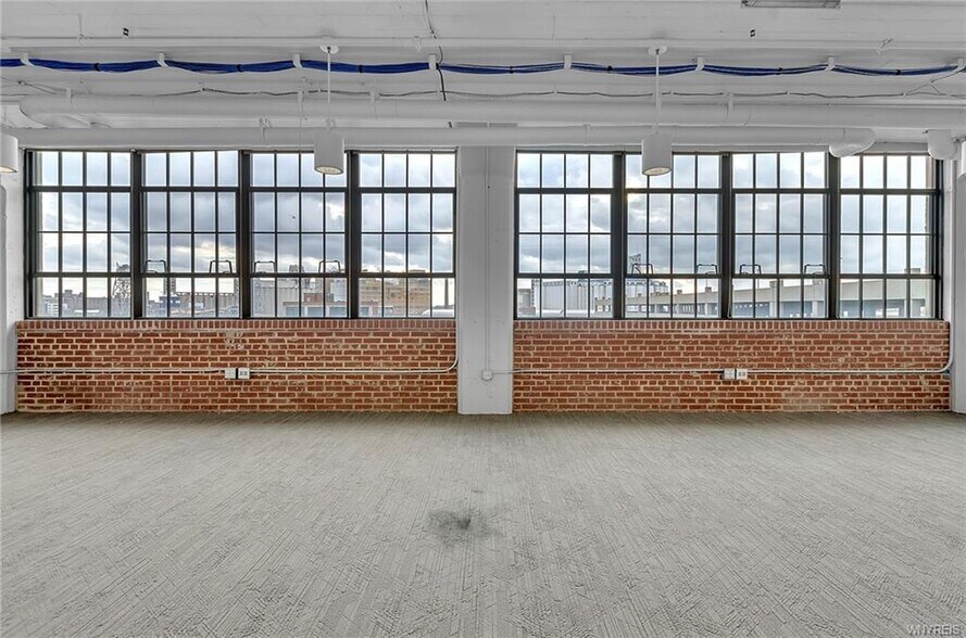 79 Perry St, Buffalo, NY à louer - Photo de l’immeuble – Image 3 sur 40