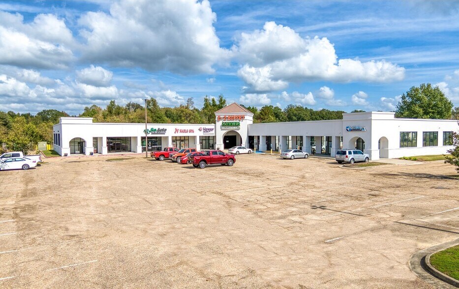 6363 Main St, Zachary, LA à louer - Photo de l’immeuble – Image 2 sur 27