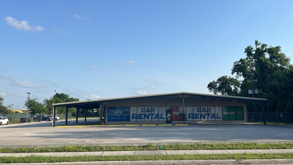 3200 Greens Rd, Houston, TX à louer - Photo de l’immeuble – Image 2 sur 8