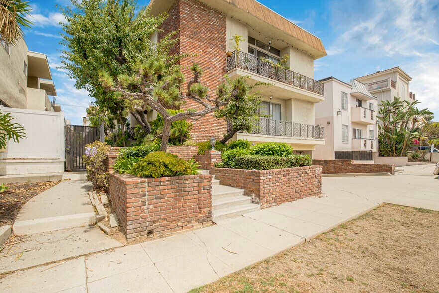 11733 Mayfield Ave, Los Angeles, CA à vendre - Photo de l’immeuble – Image 3 sur 33