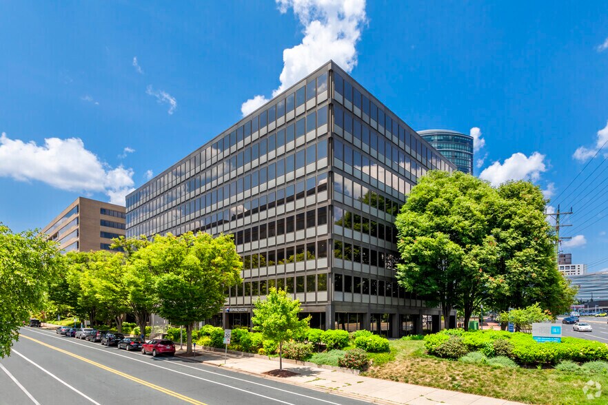 11400 Rockville Pike, North Bethesda, MD à louer - Photo de l’immeuble – Image 1 sur 13