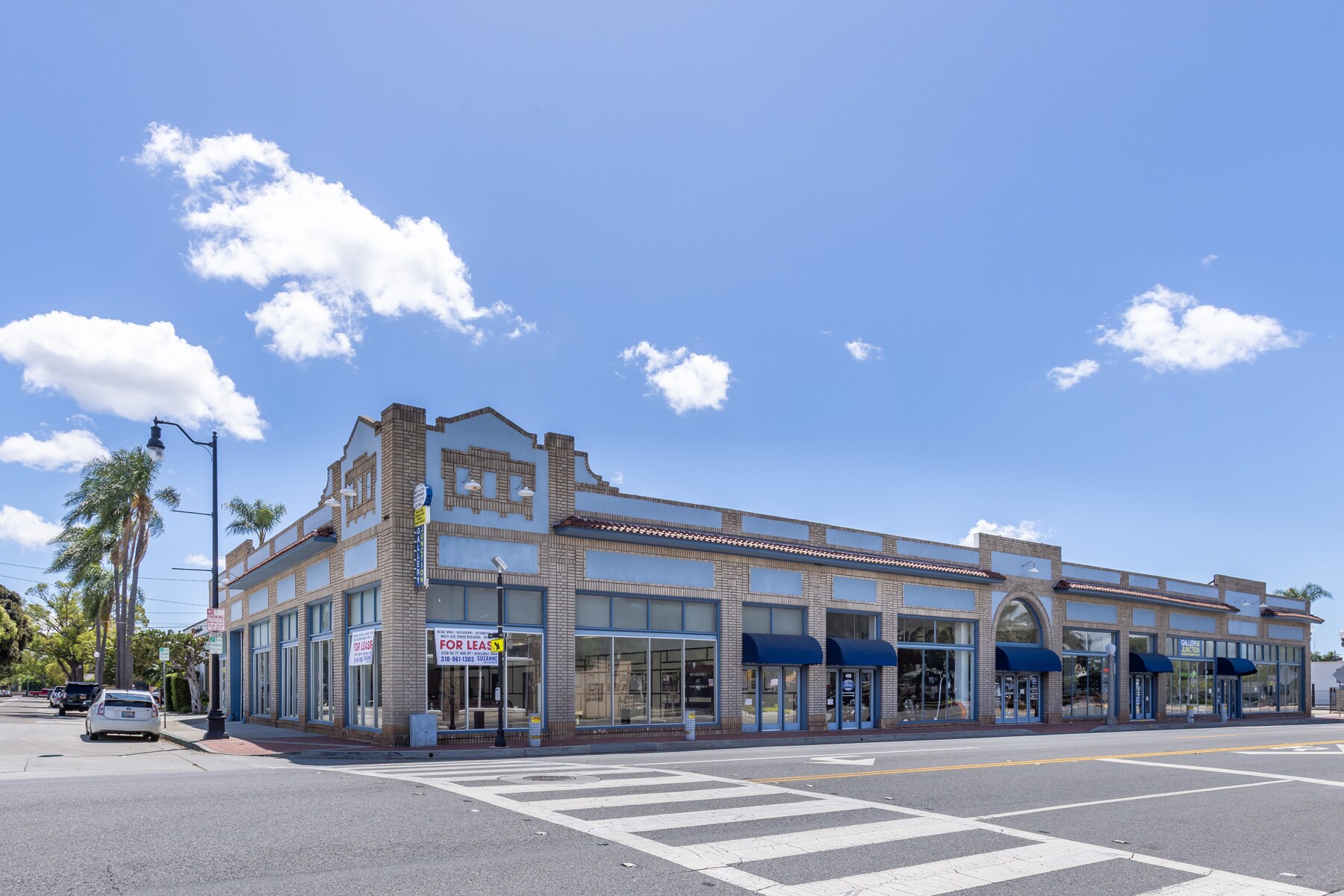 402 W Chapman Ave, Orange, CA à louer Photo principale– Image 1 sur 31