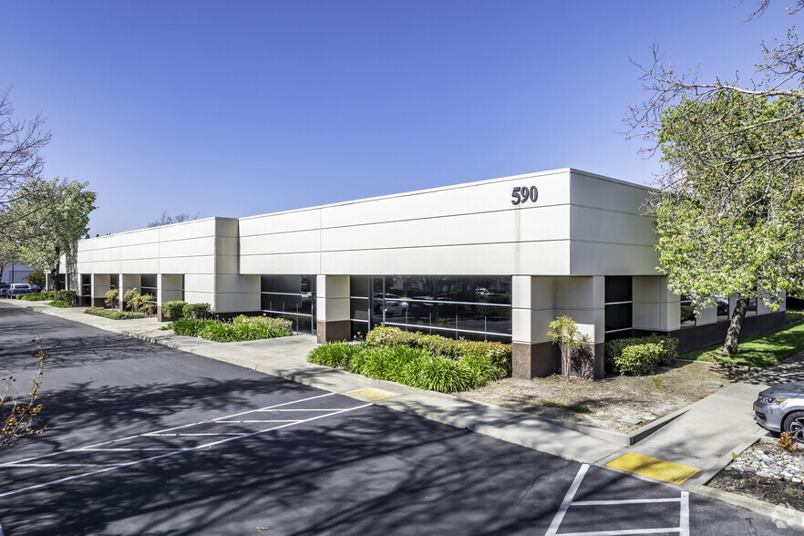 590 Menlo Dr, Rocklin, CA à louer - Photo principale – Image 1 sur 7
