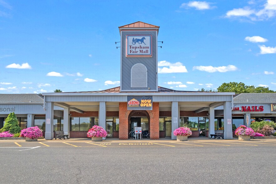 49-55 Topsham Fair Mall Rd, Topsham, ME à vendre - Photo de l’immeuble – Image 2 sur 7