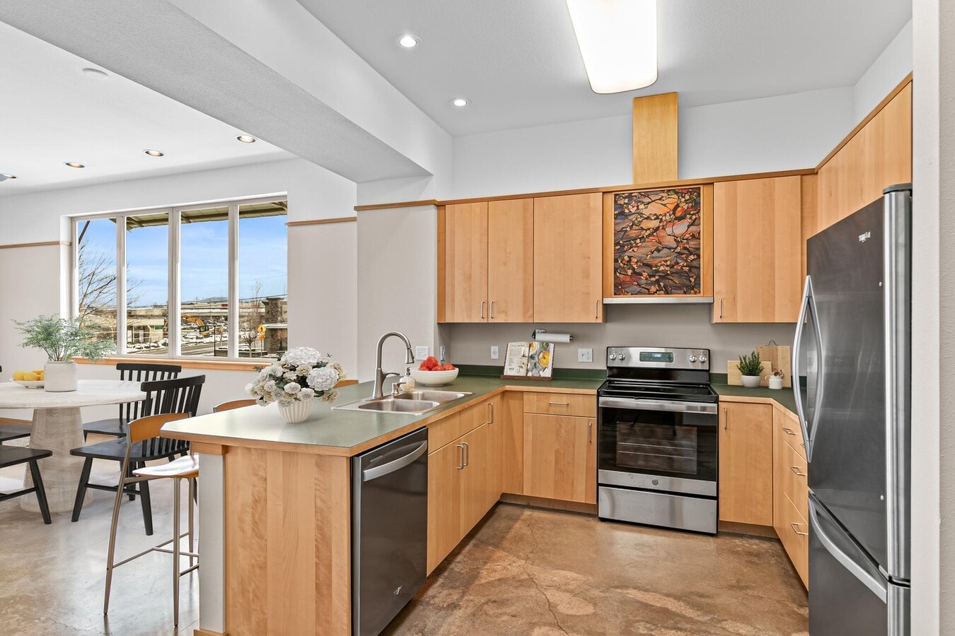 2205 Ashland St, Ashland, OR 97520 - Lot 210 -  - Photo intérieure - Image 1 of 23