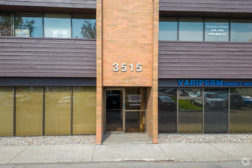 3403-3515 27th St NE, Calgary, AB à louer - Photo de l’immeuble – Image 2 sur 8