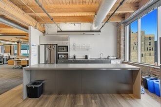 225 W Ohio St, Chicago, IL à louer Photo intérieure– Image 2 sur 12