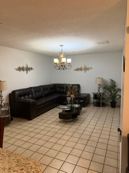 47th Ave & Cactus Rd, Glendale, AZ à louer - Photo de l’immeuble – Image 3 sur 11