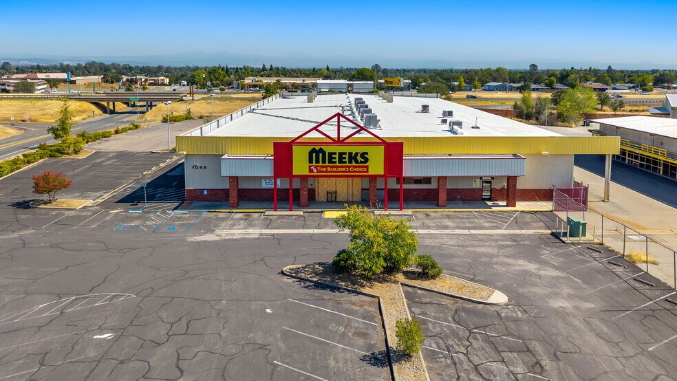 1045 Twin View Blvd, Redding, CA à vendre - Photo de l’immeuble – Image 3 sur 17
