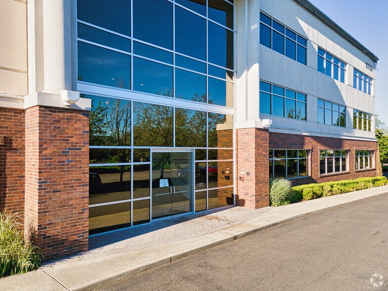 6703 S 234th St, Kent, WA à louer - Photo de l’immeuble – Image 2 sur 3