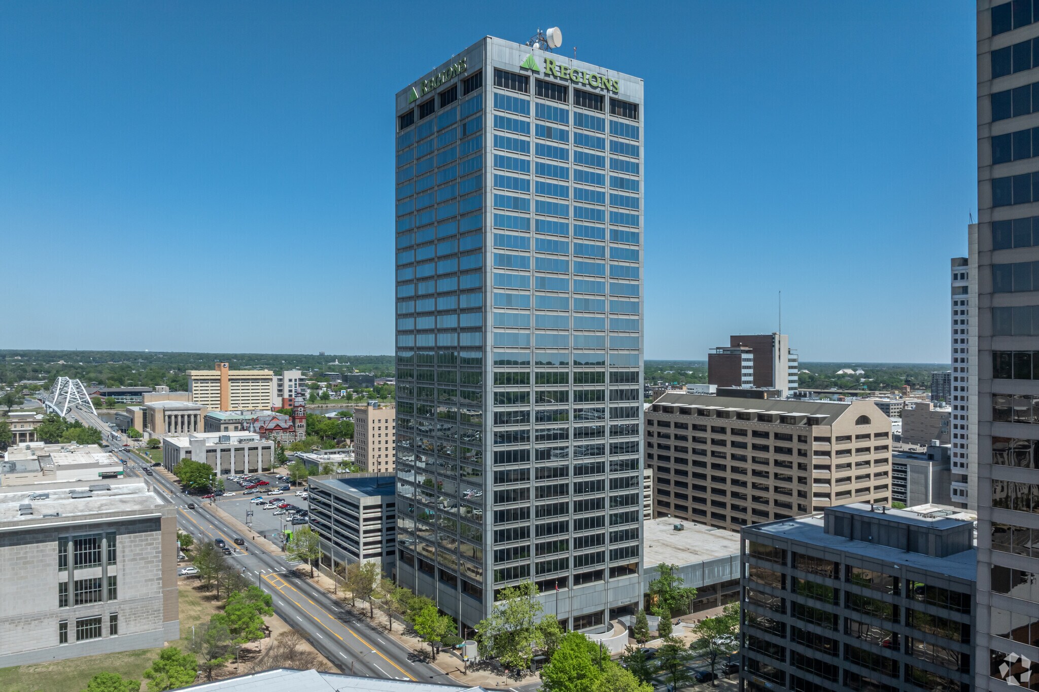 400 W Capitol Ave, Little Rock, AR à louer Photo principale– Image 1 sur 34