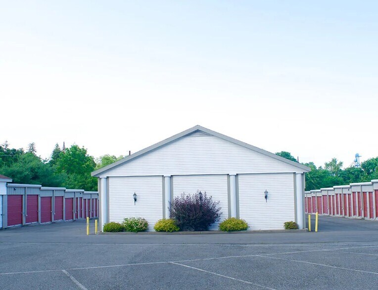 151 Orange Ave, Walden, NY à louer - Photo de l’immeuble – Image 1 sur 3