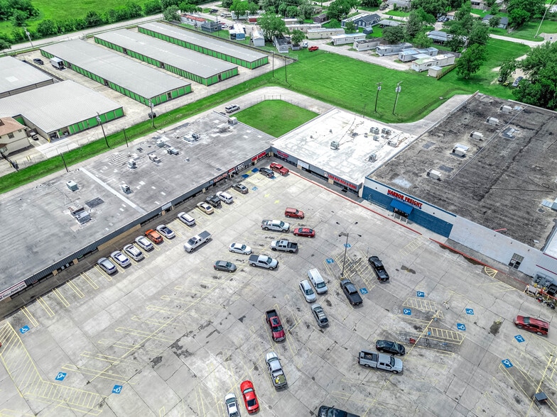 1200-1232 FM 1462 Rd, Alvin, TX à louer - Photo de l’immeuble – Image 3 sur 11