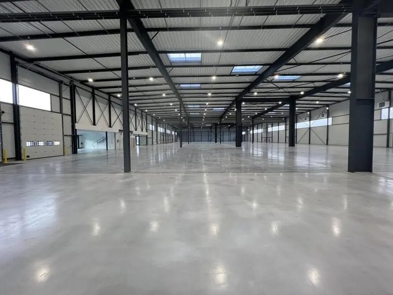 51 Rue Du Commandant Rolland, Le Bourget à louer Photo de l’immeuble– Image 1 sur 8