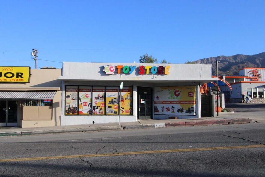 7115 Foothill Blvd, Tujunga, CA à vendre - Photo de l’immeuble – Image 2 sur 6