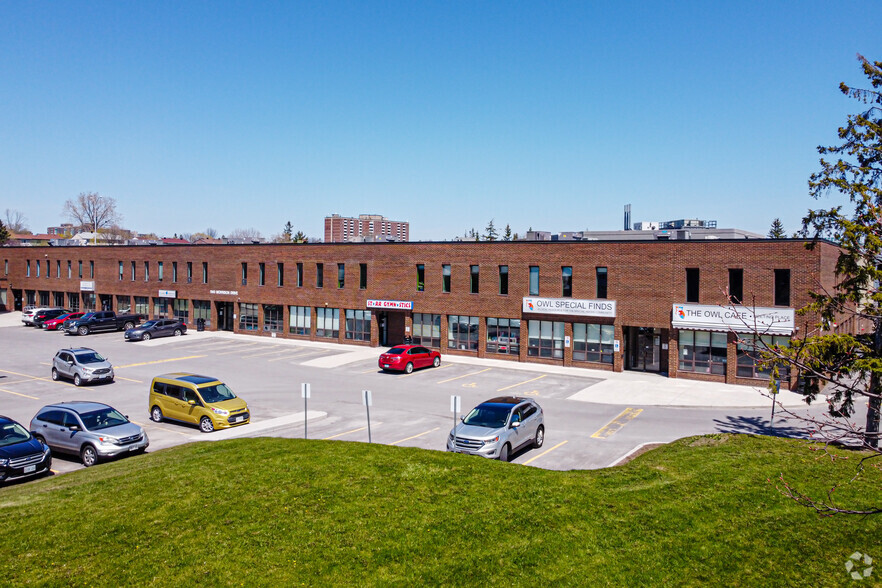 1140 Morrison Dr, Ottawa, ON à louer - Photo de l’immeuble – Image 1 sur 5