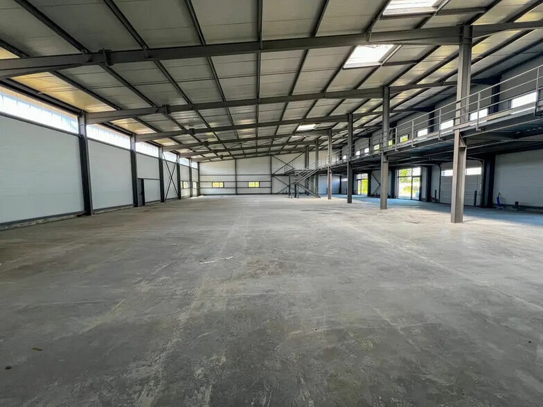 Local d’activités dans Taillades à louer - Photo intérieure – Image 3 sur 9