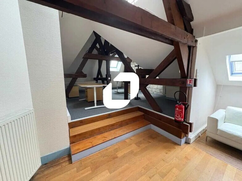 Bureau dans Louveciennes à louer - Photo de l’immeuble – Image 1 sur 15
