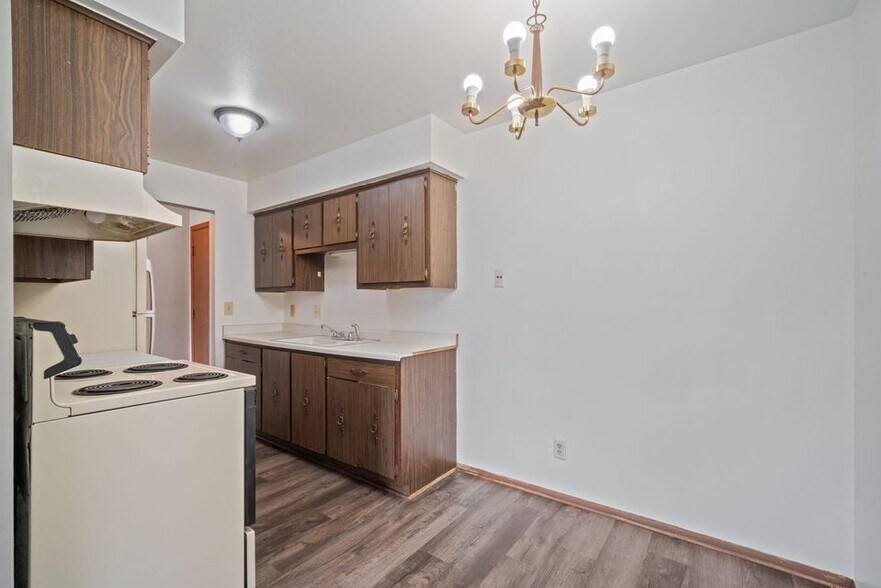 6272 N 101st St, Milwaukee, WI à vendre - Photo de l’immeuble – Image 3 sur 15