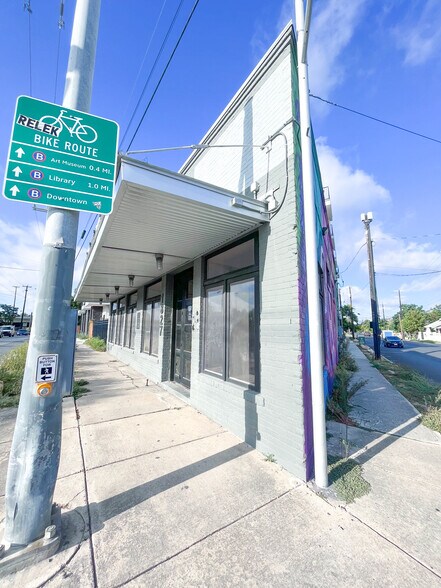 1827 Saint Marys St, San Antonio, TX à vendre - Photo de l’immeuble – Image 2 sur 6