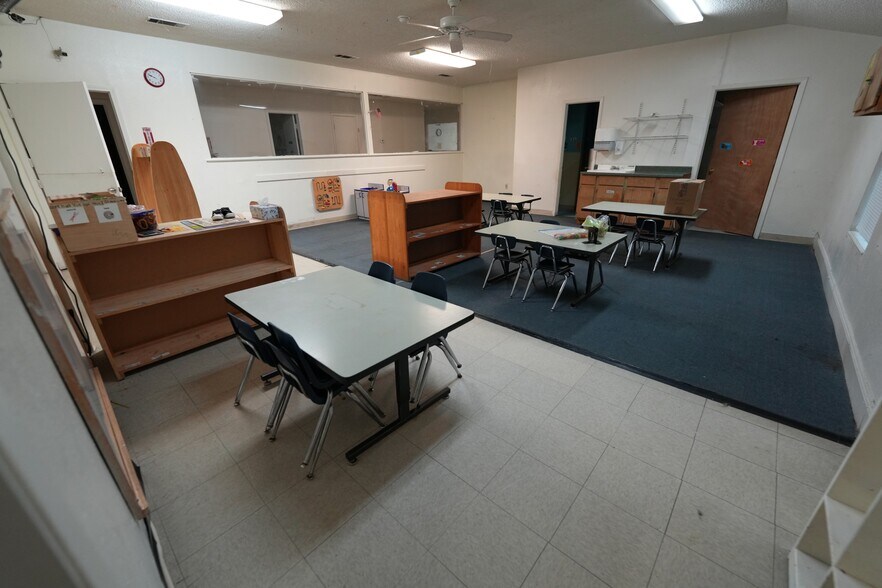 1125 Roberts Cut Off Rd, River Oaks, TX à vendre - Photo intérieure – Image 3 sur 13