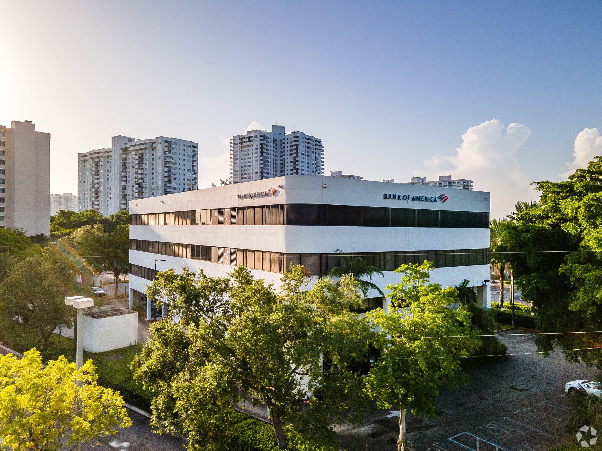 18305 Biscayne Blvd, Aventura, FL à louer Photo de l’immeuble– Image 1 sur 32