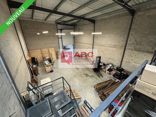 Plus de détails pour Local d'activités à louer