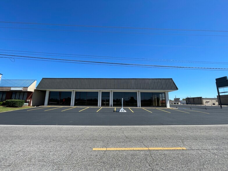 430 N Eastern Blvd, Montgomery, AL à louer - Photo de l’immeuble – Image 2 sur 6