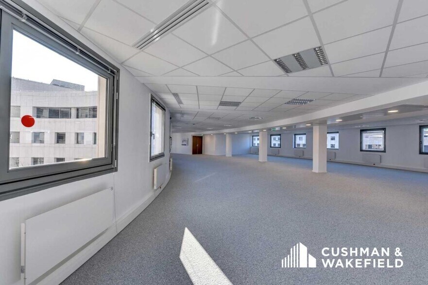 Bureau dans Rueil-Malmaison à louer - Photo de l’immeuble – Image 3 sur 38