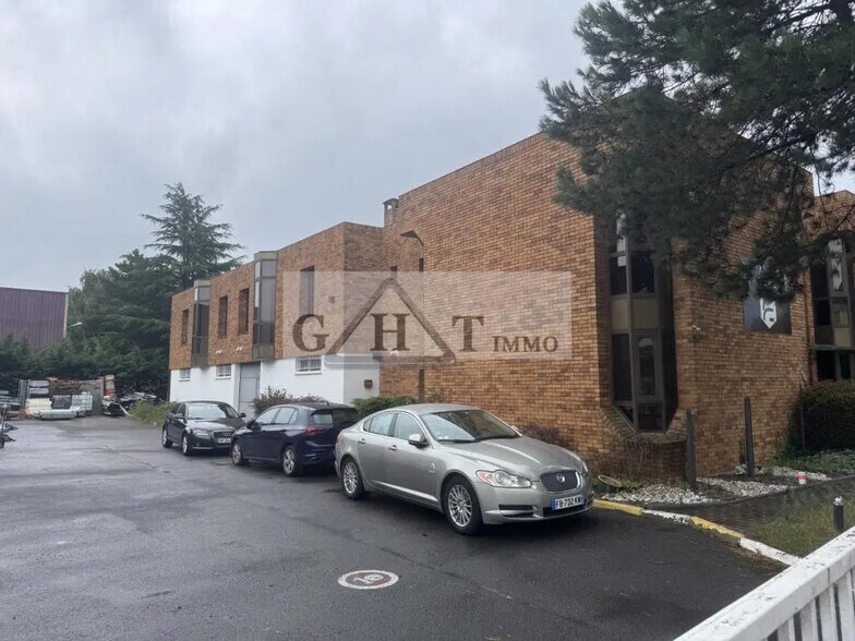 Industriel/Logistique dans Boissy-Saint-Léger à vendre - Photo de l’immeuble – Image 2 sur 9